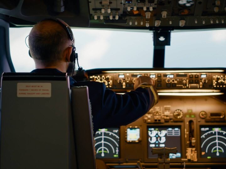 Los beneficios de usar un simulador de vuelo en el aprendizaje